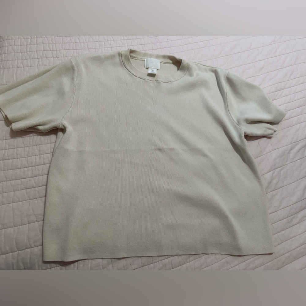 H&M crewneck blouse size small